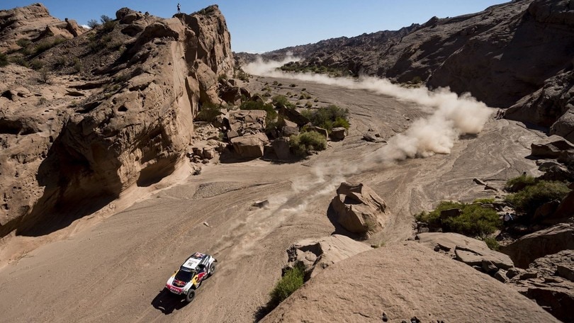 Dakar, day10: colpi di scena nelle auto vince Peterhansel