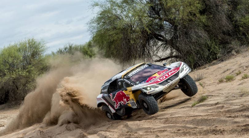 Dakar, a Loeb l'ultima ma il Re è Peterhansel. Sunderland trionfa nelle moto