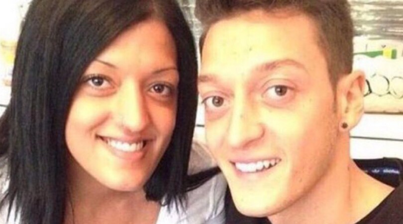 Özil e la sorella, i tifosi: «Qual è il calciatore?»