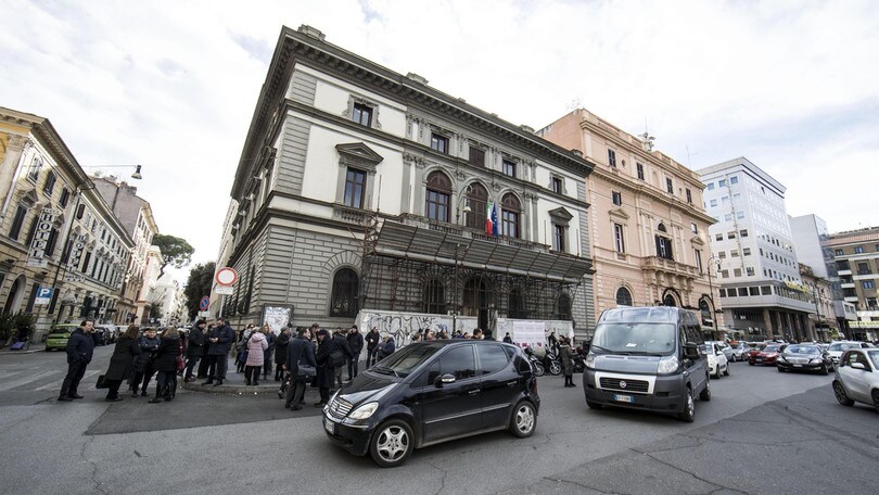 Terremoto a Roma, evacuate le scuole e chiusa la metro