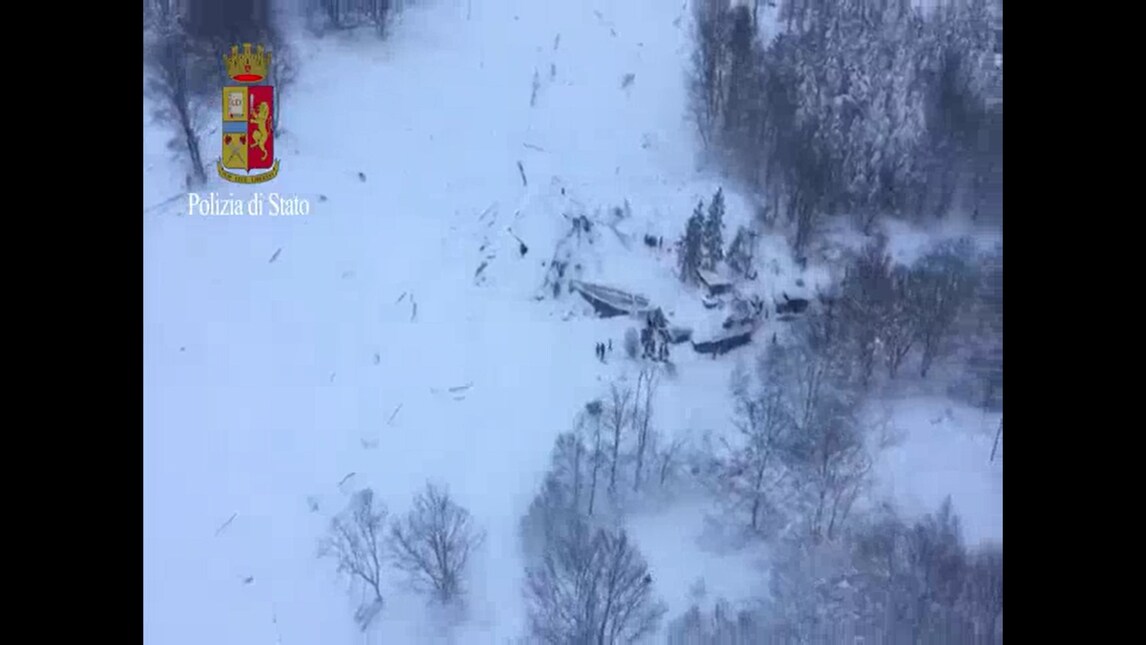 Slavina sull'Hotel Rigopiano: quattro morti, disperse 30 persone