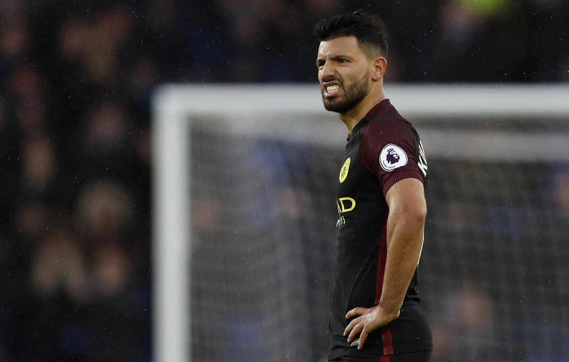 Agüero, la nonna è nei guai: droga e armi in casa