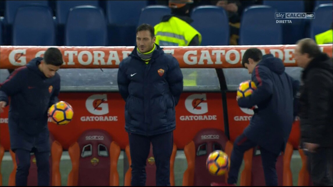 Siparietto Totti: conta i palleggi di un raccattapalle