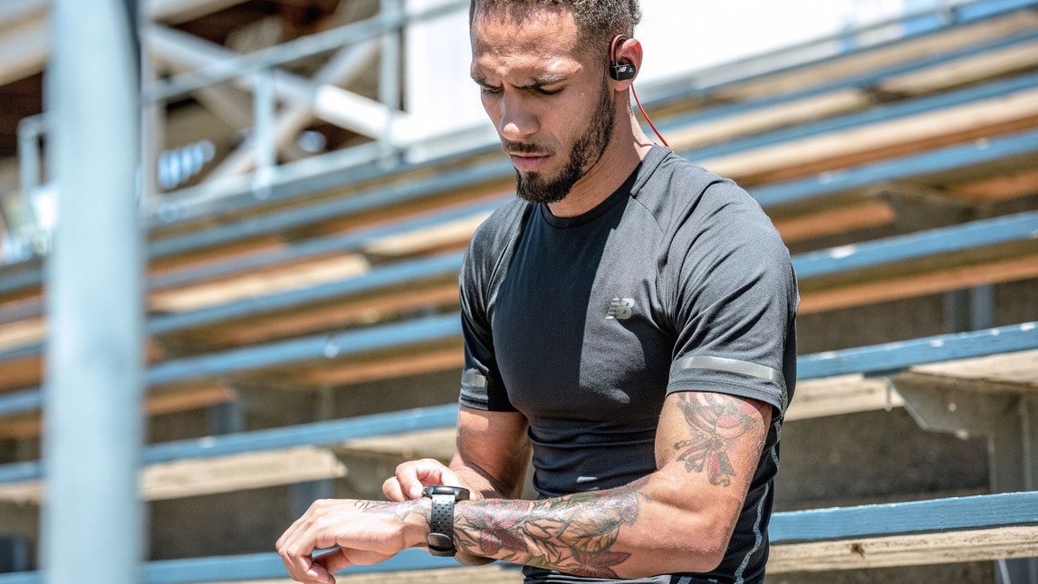 New Balance. Lo smartphone RunIQ e le cuffie PaceIQ