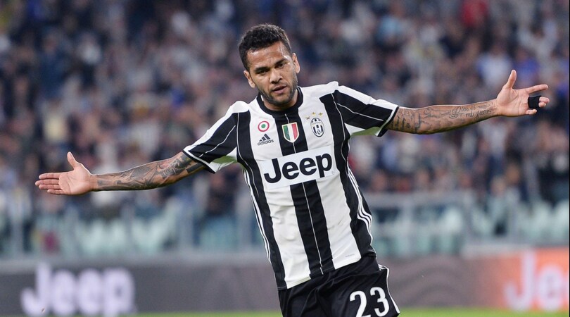 Calciomercato Juventus, la Spagna fa sapere: «La Cina vuole Dani Alves»