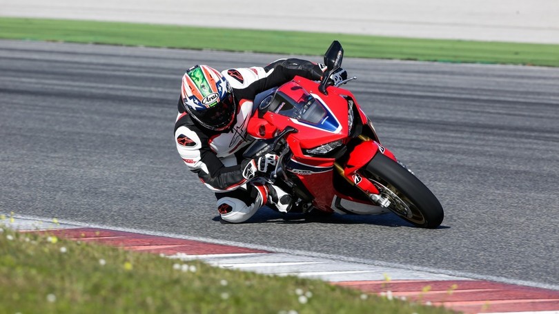 CBR1000RR Fireblade 2017: foto