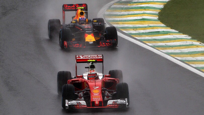 F1, sorpassi più liberi con le nuove regole