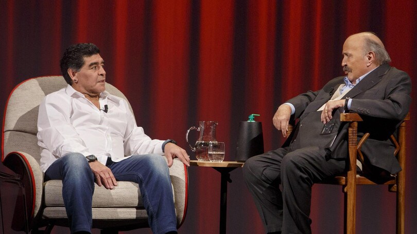 Maradona attacca ancora Icardi: «E' un traditore, prima o poi la pagherà»