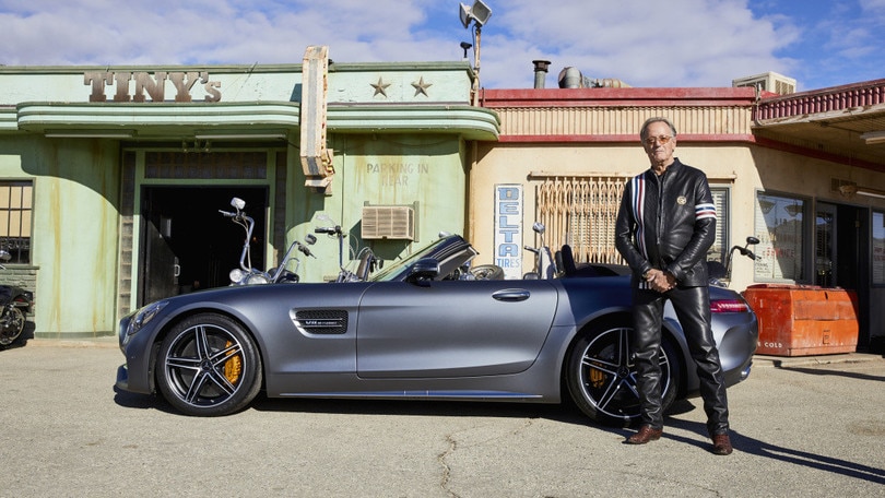 Mercedes, il remake di Easy Rider per il Superbowl