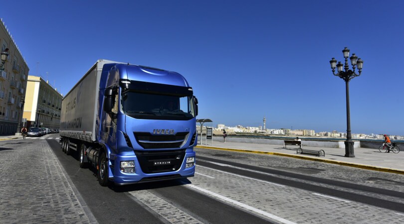 Camion a gas, la nuova frontiera del trasporto pesante
