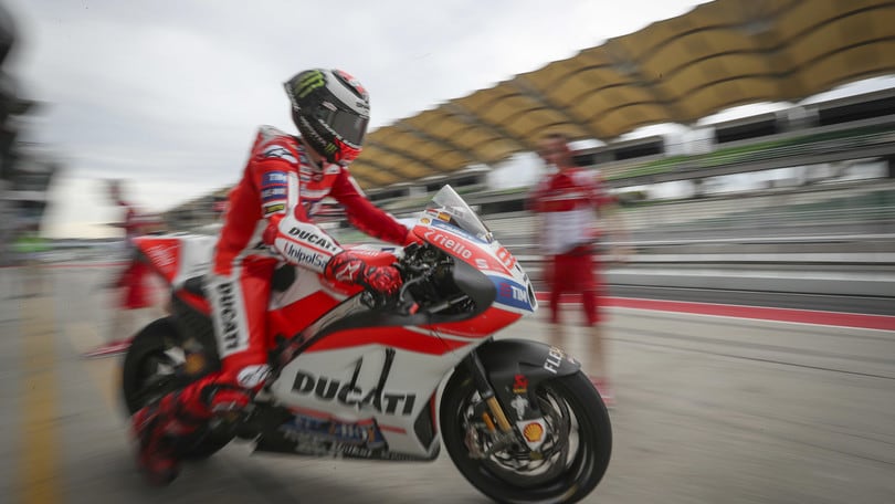 MotoGp: Ducati al comando nei test, Rossi 15°