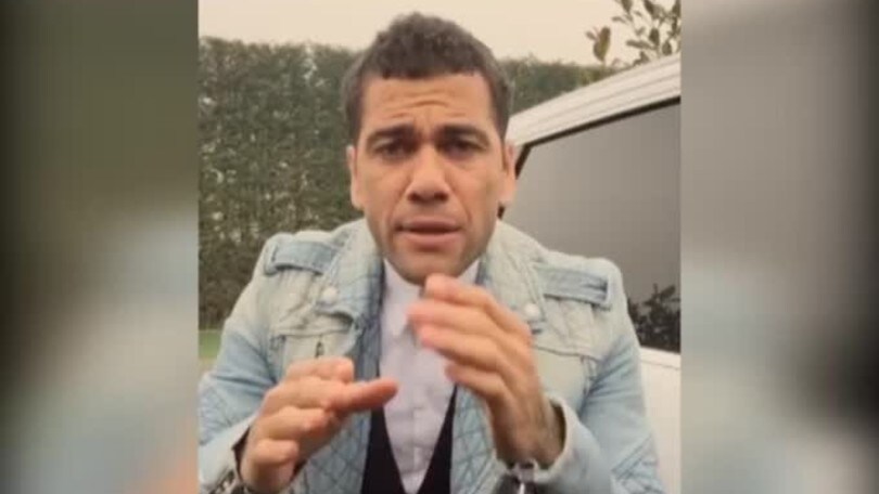 Dani Alves in versione..cantante