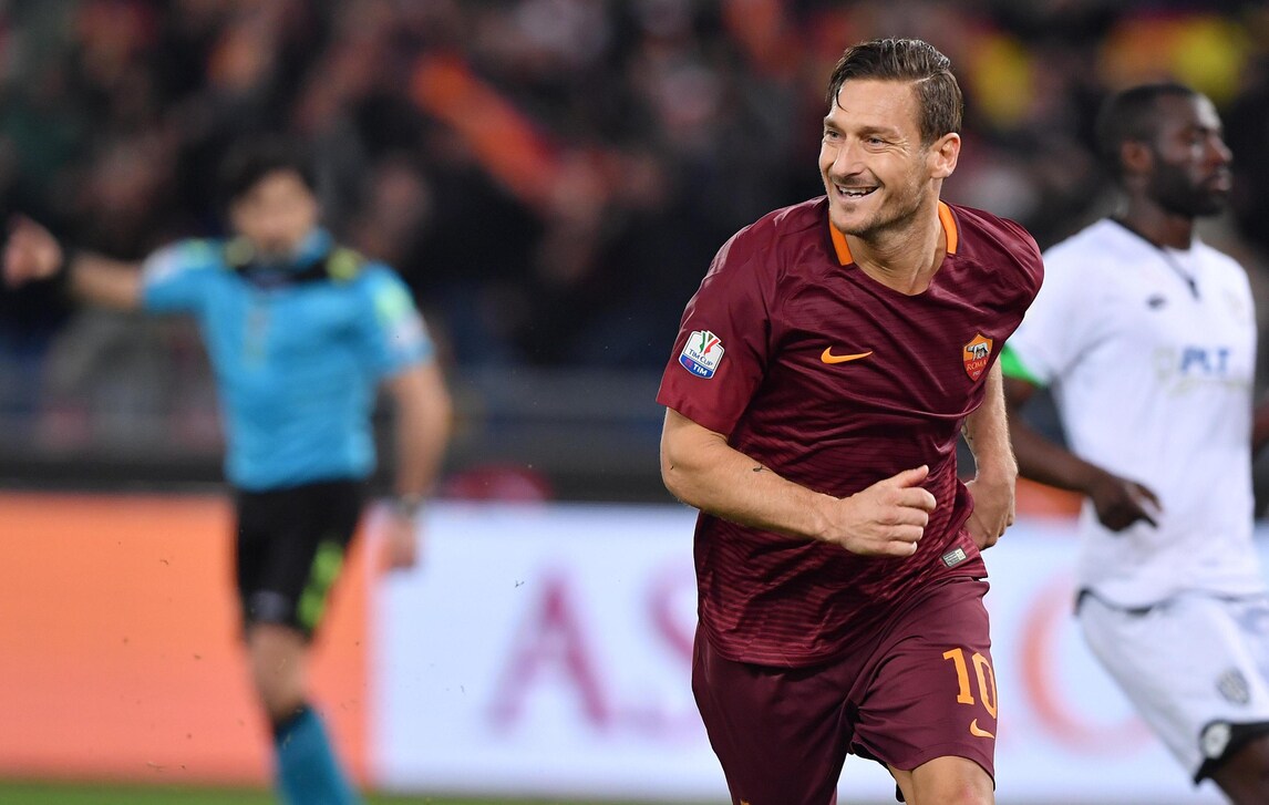 Conti "chiama" Totti: «Forse il capitano sarà ospite al Festival di Sanremo»