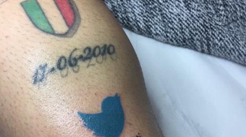 Ciciretti mantiene la promessa e... si tatua il logo di Twitter