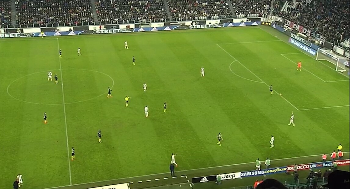Juventus-Inter, nuovo video e polemica infinita: "Rizzoli ferma l'assist di Chiellini a Icardi"