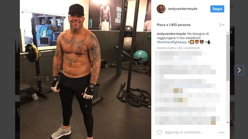 Inter, l'ex Van der Meyde si dà alla boxe: ecco la sua "trasformazione"