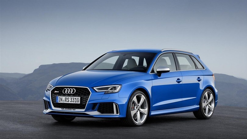 Audi RS3 Sportback, va a caccia di supercar