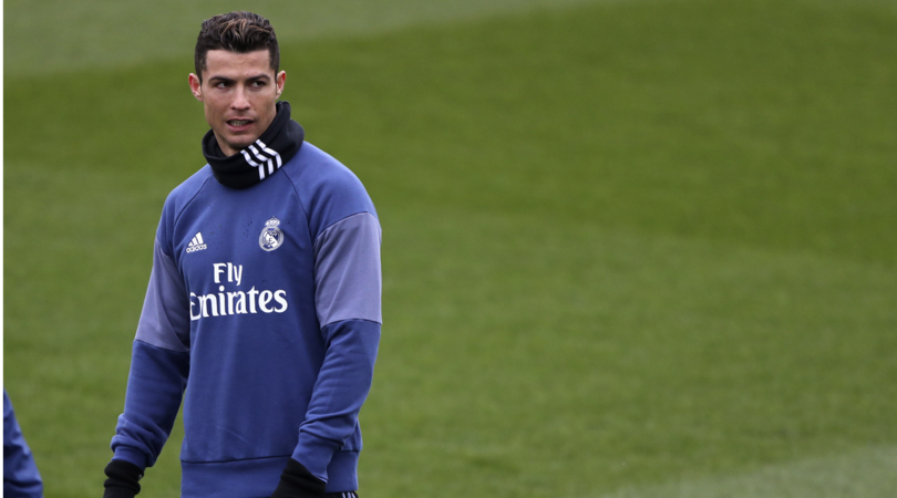 Real Madrid-Napoli, paura Cristiano Ronaldo: botta in allenamento