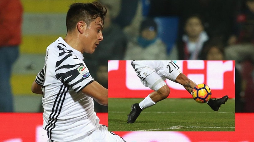 Dybala e gli scarpini oscurati: questione di sponsor?