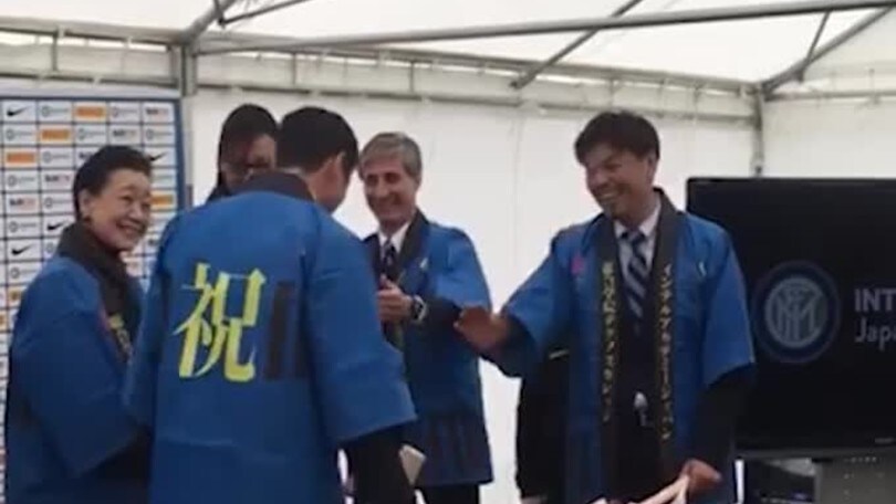 Zanetti star in Giappone