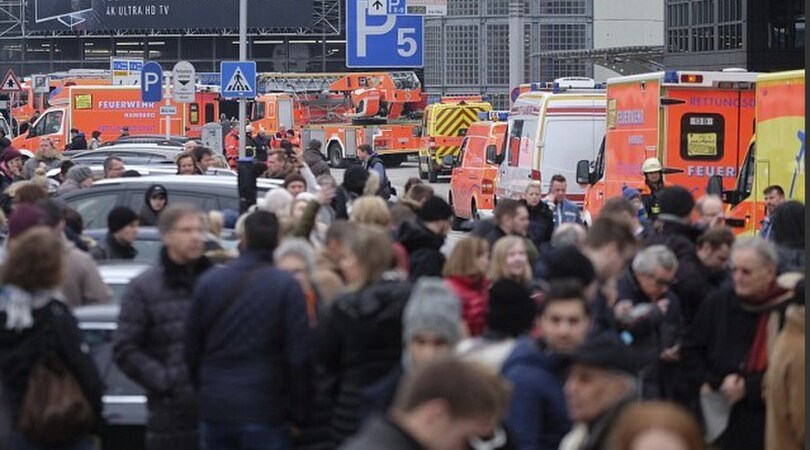 Aeroporto Amburgo, 68 persone intossicate: scalo di nuovo aperto