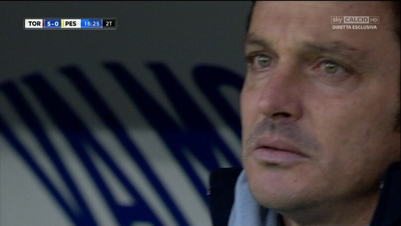 Oddo, lacrime in panchina durante Torino-Pescara