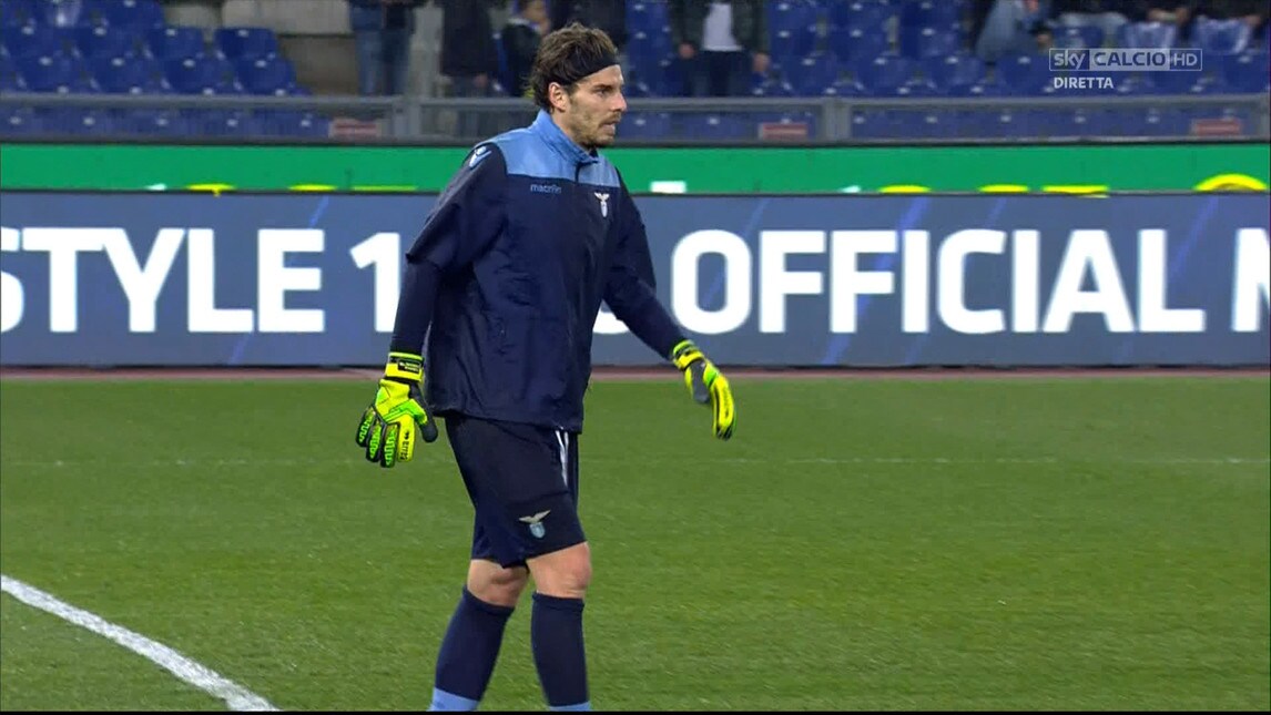 Lazio, Marchetti si fa male durante il riscaldamento