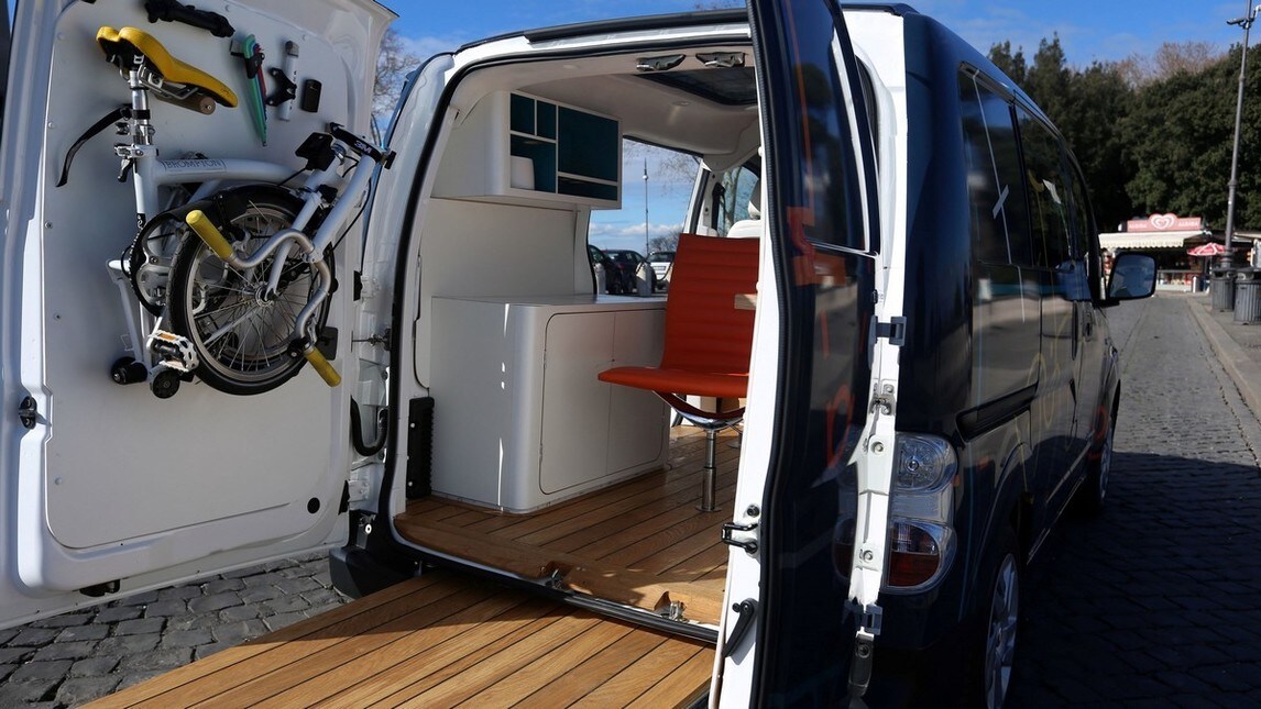 Nissan e-NV200 ufficio mobile: foto