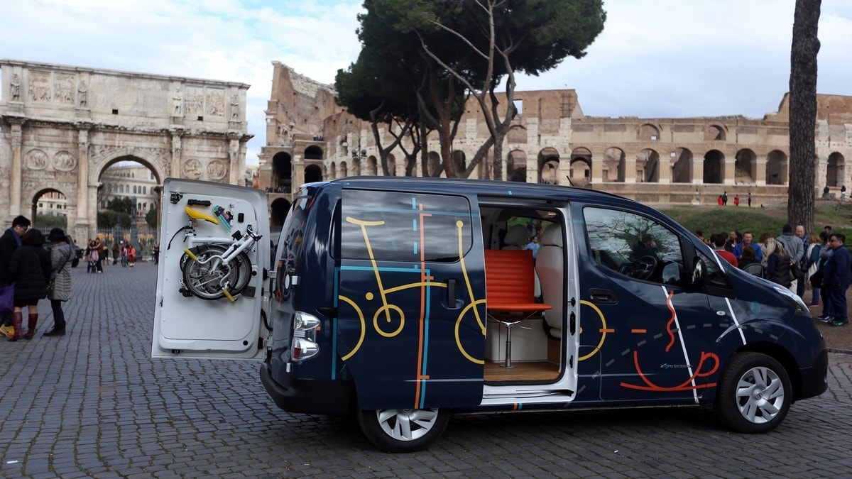 Nissan, ecco il van elettrico uso ufficio