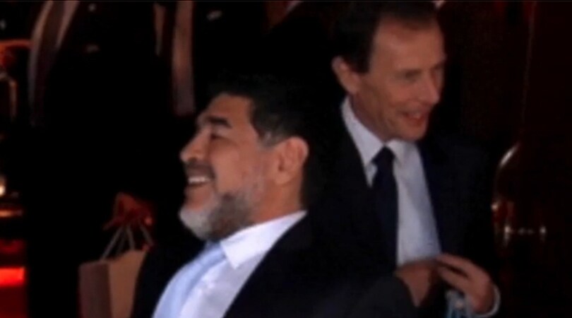 Real-Napoli fuori dal campo: lo sguardo ironico del 'Buitre' a Maradona