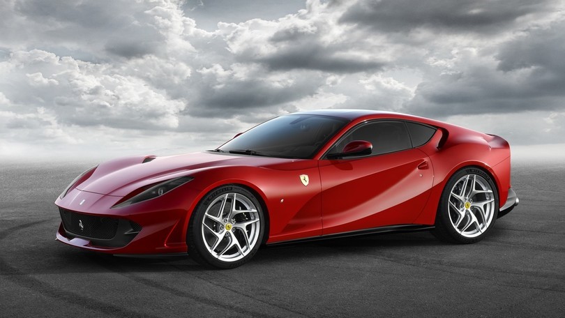 Ferrari 812 Superfast, verso l'infinito e oltre