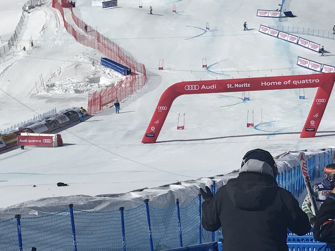 Sci, un aereo trancia il cavo della telecamera: paura a St. Moritz