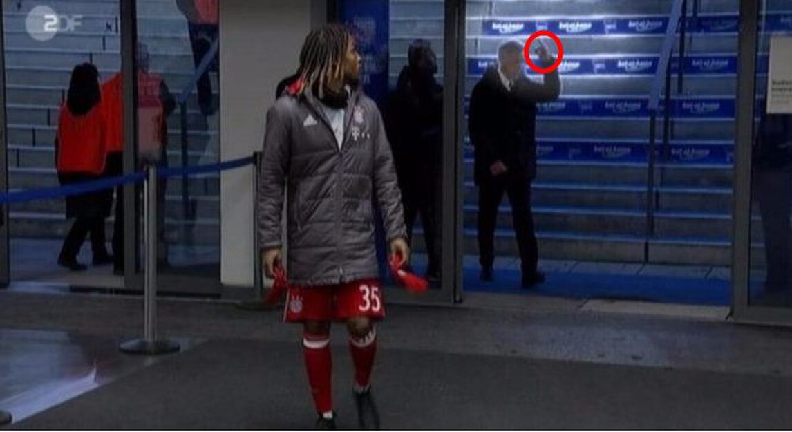 Ancelotti rischia una multa per il dito medio ai tifosi dell'Hertha