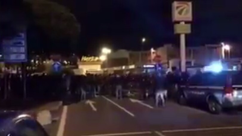 Genoa, sputi e insulti contro il pullman della squadra