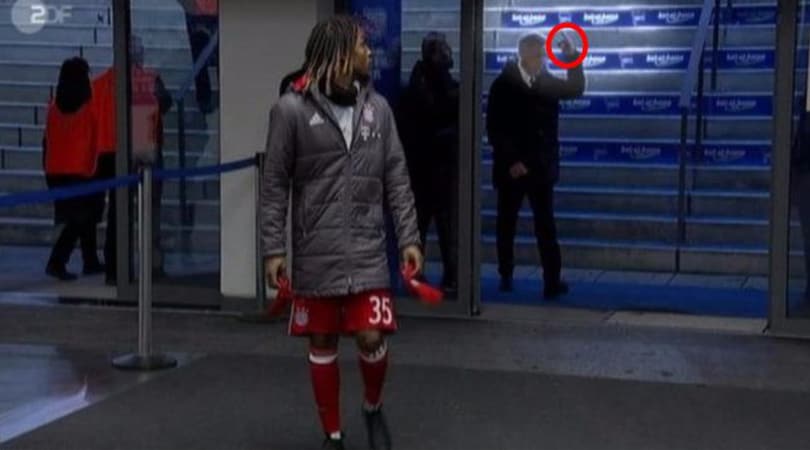 Ancelotti rischia una multa per il dito medio ai tifosi dell'Hertha
