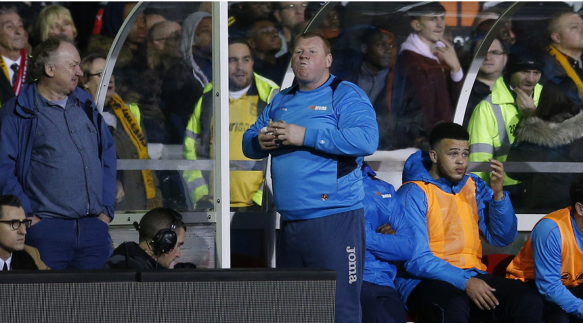 Idolo Wayne Shaw: il Sutton perde e lui mangia in panchina