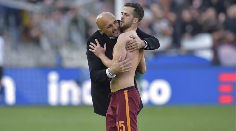 Juventus, Pjanic ha uno "scheletro" nell'armadietto