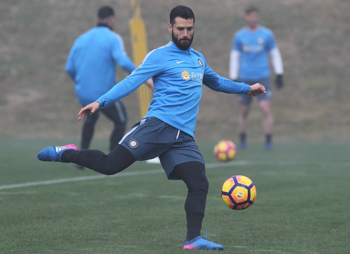 L'Inter si allena nella nebbia verso la Roma