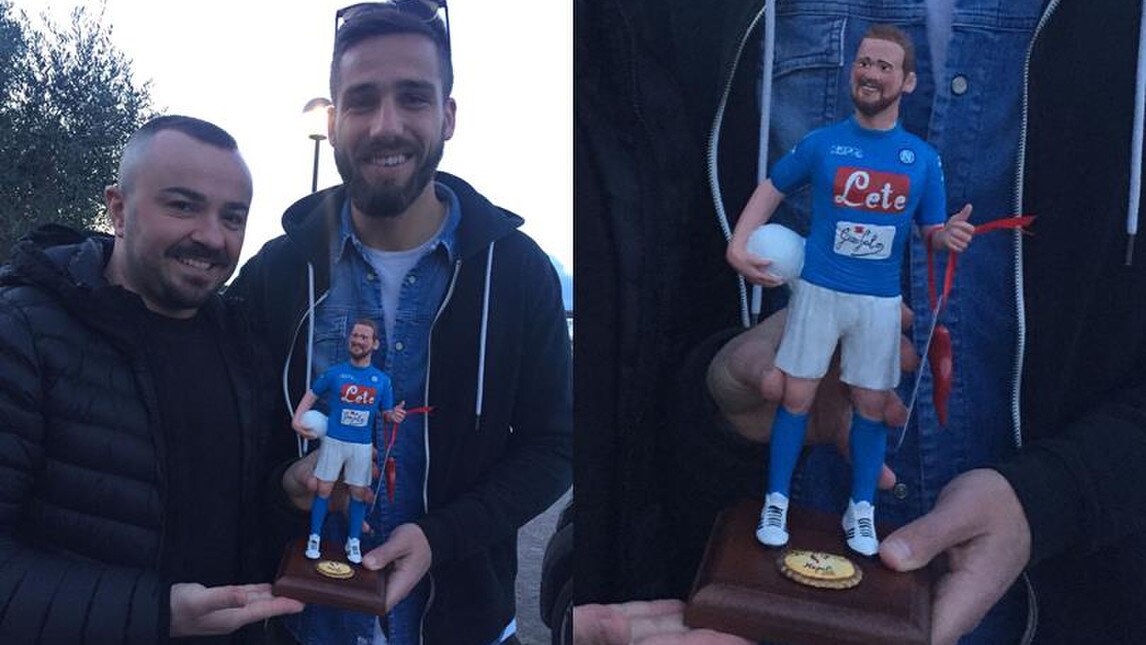 Napoli, un corno portafortuna per Pavoletti