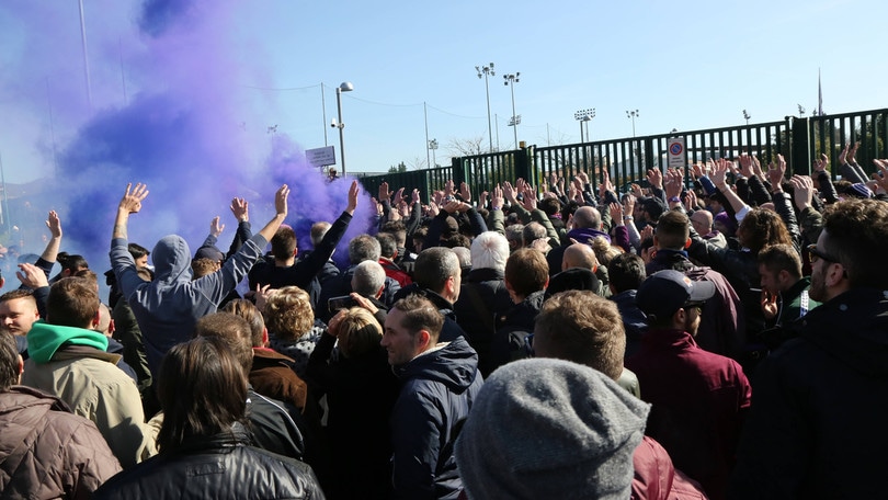 Bufera Fiorentina, scoppia la contestazione dei tifosi