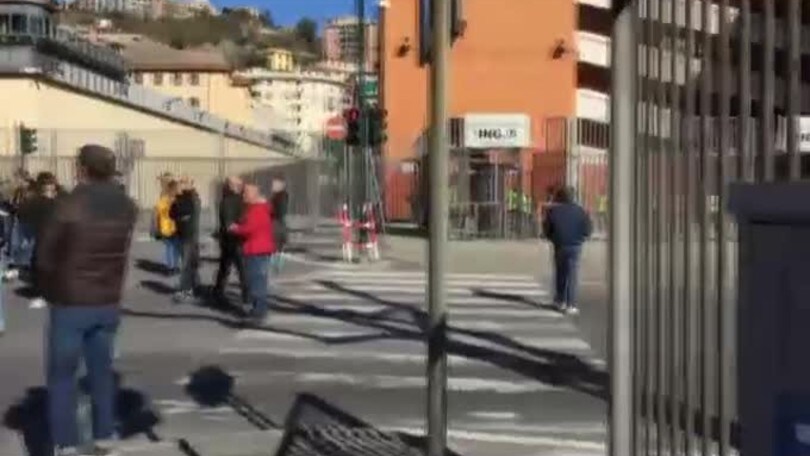 Genoa, esordio per Mandorlini tra le proteste