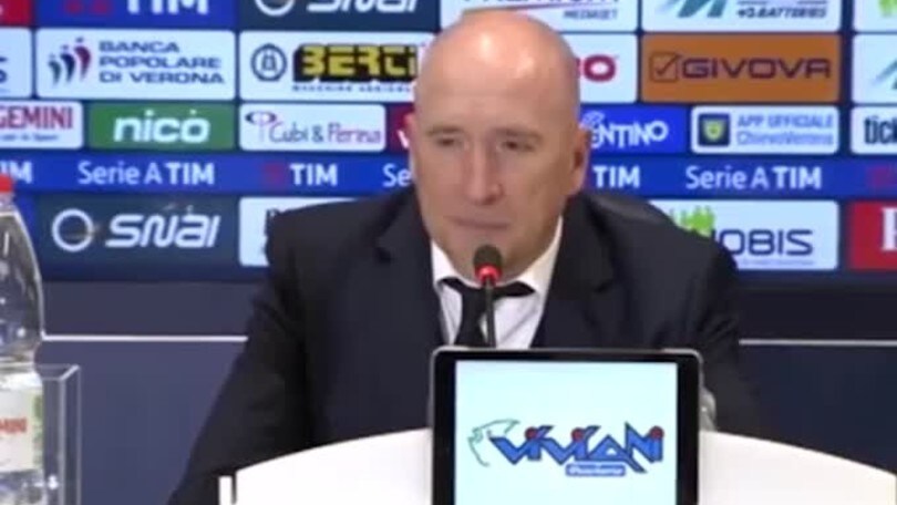 Maran abbandona la conferenza stampa