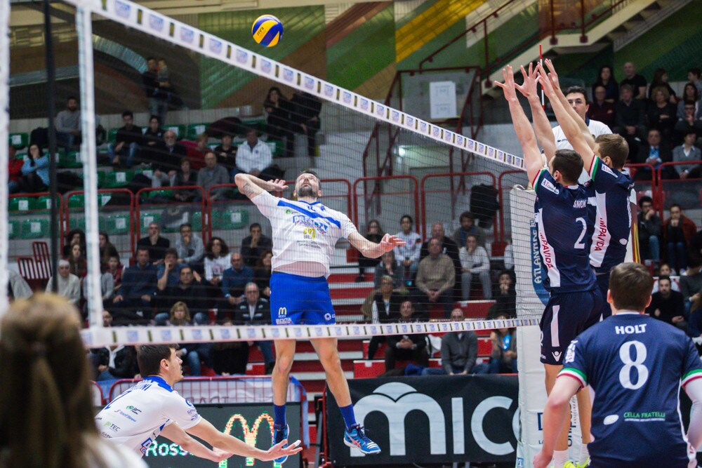 Volley: A2 Maschile Pool Salvezza, Lagonegro espugna Cantù, il Club Italia fa soffrire Brescia