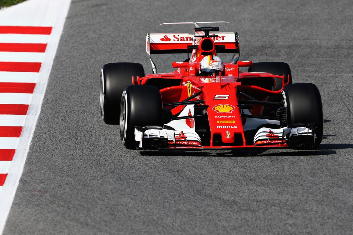F1, test Barcellona: Vettel il più veloce all’intervallo