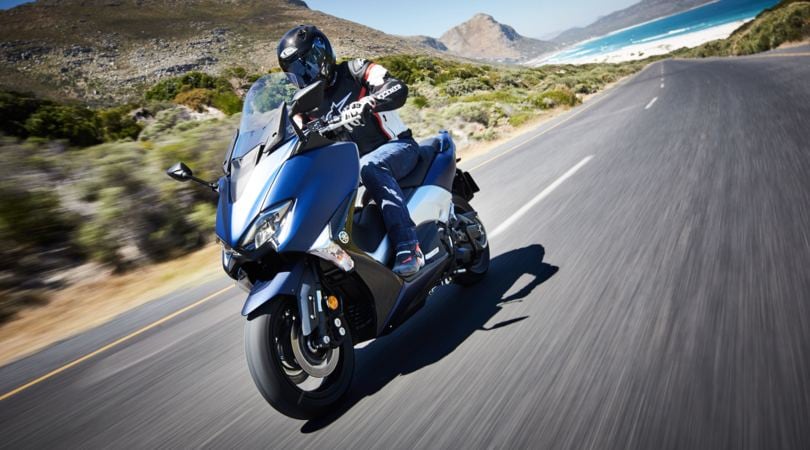 Yamaha TMAX: scooter… sempre più moto