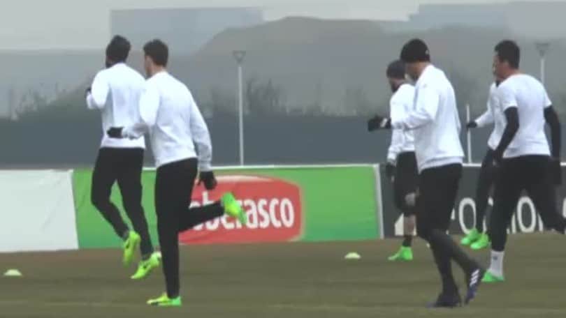 Buffon suggerisce Bernardeschi alla Juve