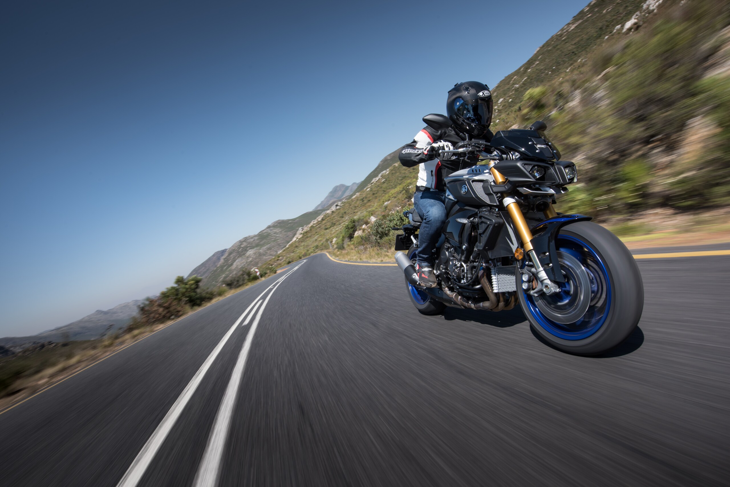 Yamaha MT-10 SP: la naked che tiene il passo delle SBK