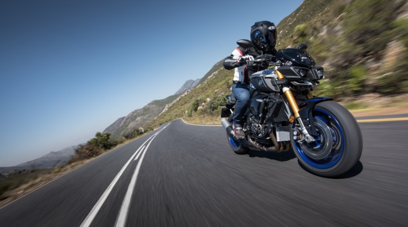 Yamaha MT-10 SP: la naked che tiene il passo delle SBK