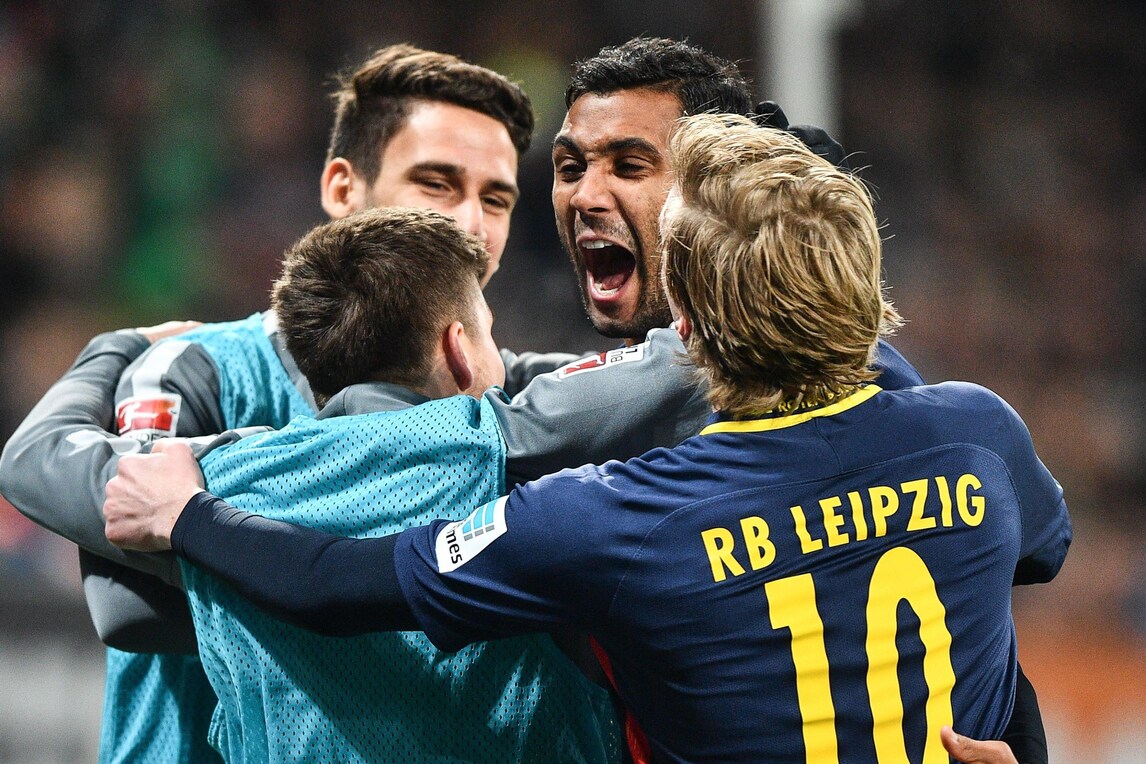 Bundesliga: Augsburg-Lipsia 2-2, occasione Dortmund