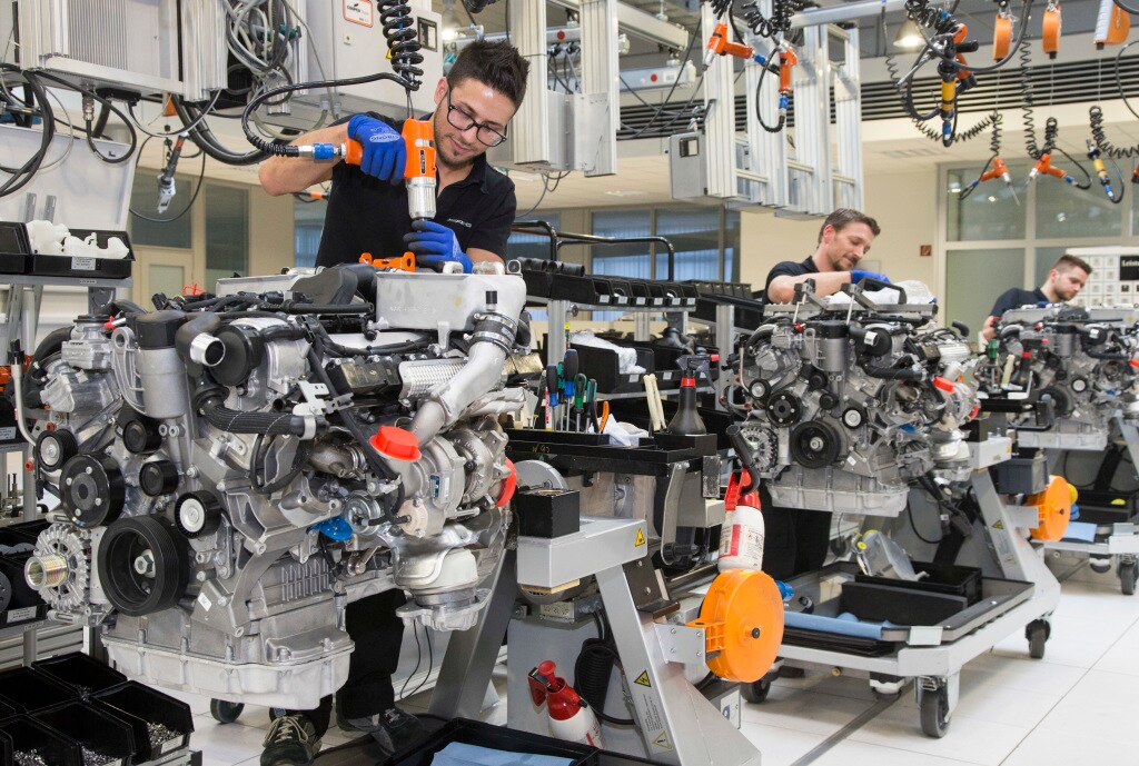 Mercedes, maxi richiamo da 1 milione di auto